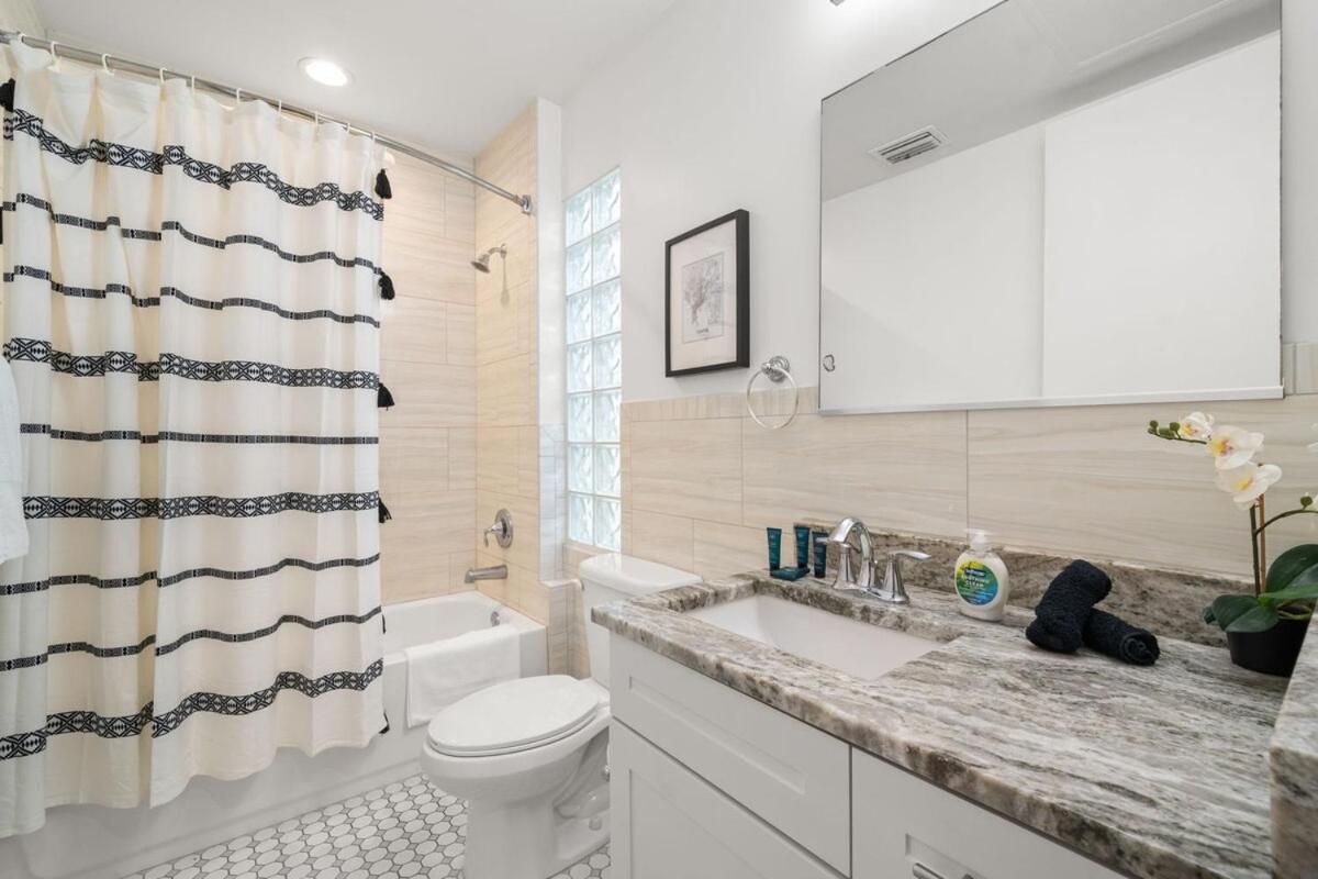 New! Sangria Suite - Upscale Ybor City Studio, Right On 7Th Ave Tampa Eksteriør billede